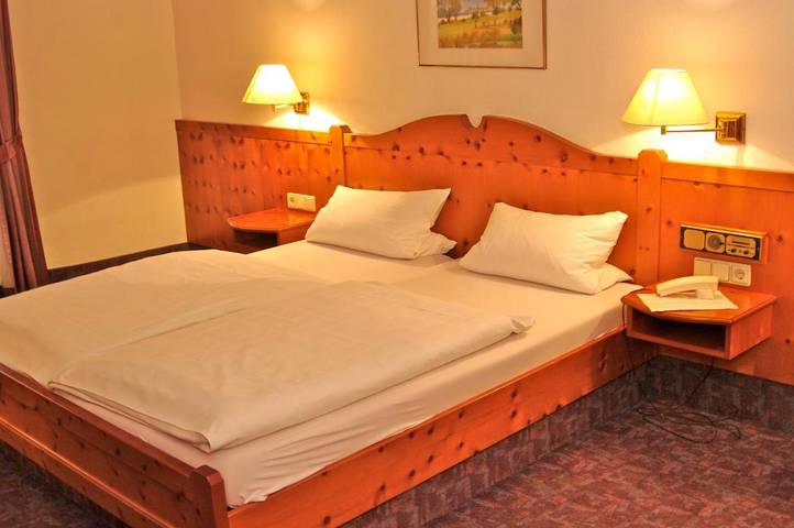 Hotel für 3 Personen, mit Terrasse und Garten in Ochsenfurt