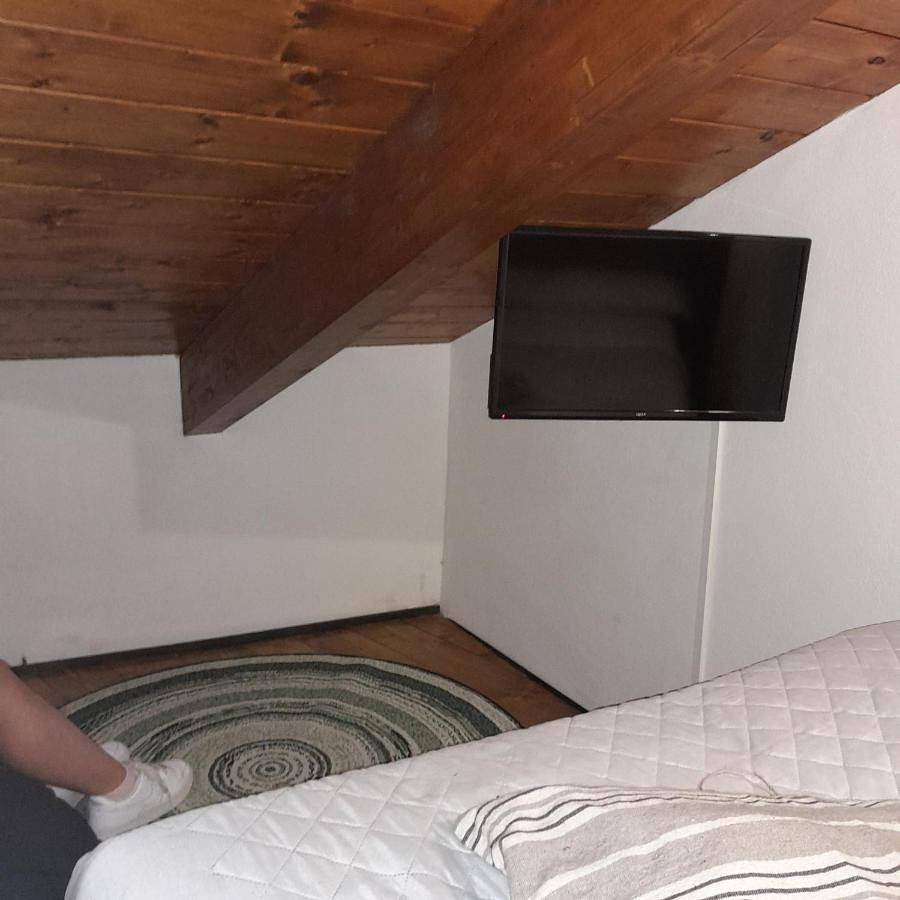 Double or Twin Room with Private Bathroom in Pescosansonesco, Gran Sasso