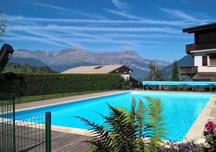 Appartement de vacances pour 8 personnes, avec Balcon et Terrasse ainsi que Piscine et Vue