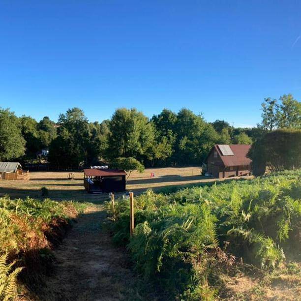 Location de vacances pour 4 personnes, avec vue ainsi que jardin et piscine à Saulgond - 2