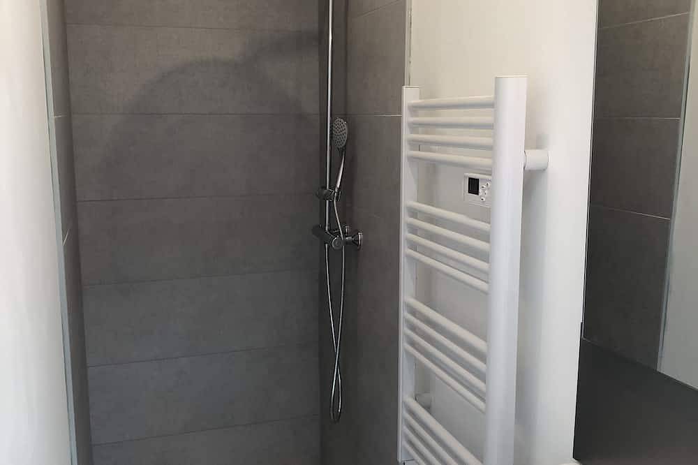 Studio Avec Piscine in Orgón, Region de Arles