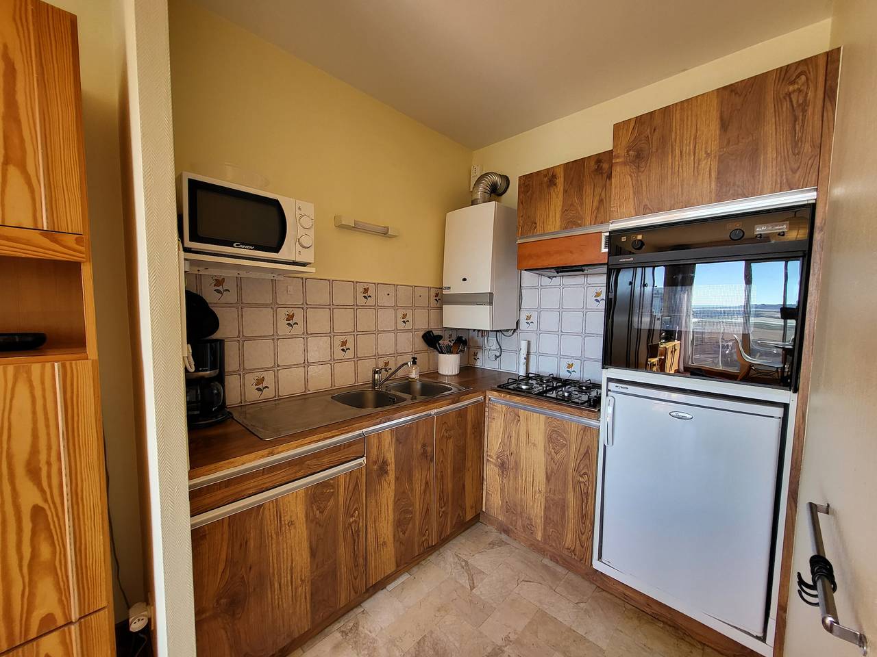 Entire apartment, Studio near beach with private parking and balcony in Les Sables-d'Olonne, Vendée