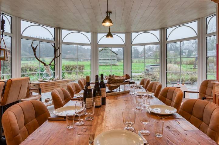 Chambre d’hôte pour 3 personnes, avec Jacuzzi et Terrasse ainsi que Jardin et Sauna