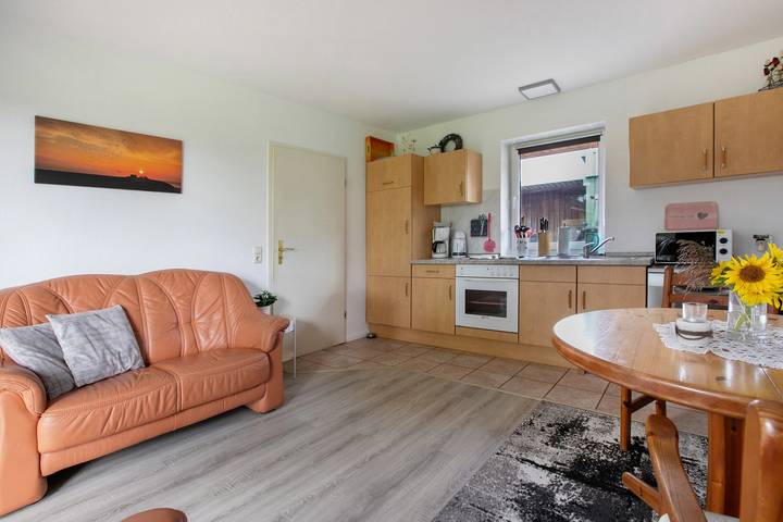Ganze Wohnung, Ferienwohnung Achtern Diek" mit privater Terrasse, Gemeinschaftsgarten und Wi-Fi in Hillgroven, Kreis Dithmarschen