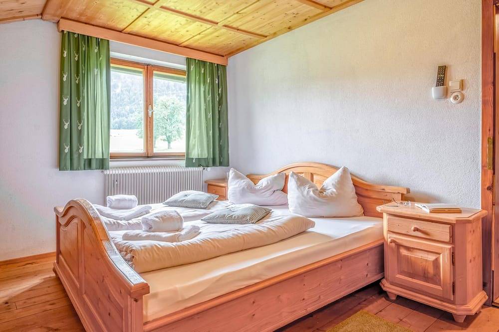 Uriges Ferienhaus am Radweg, großer Garten in Itter, Kaisergebirge