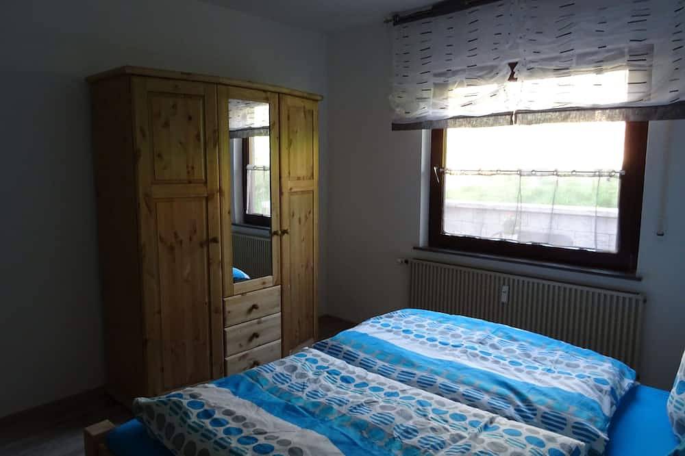 Ganze Wohnung, Ferienwohnung neu renoviert,Erstbezug,sehr Naturnah,Traumhafte Lage, in Ulmen, Cochem-Zell