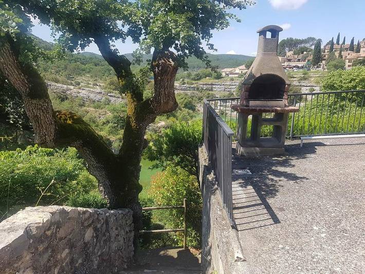 Gîte pour 4 personnes, avec Terrasse et Jardin dans Lac d'Esparron - 2