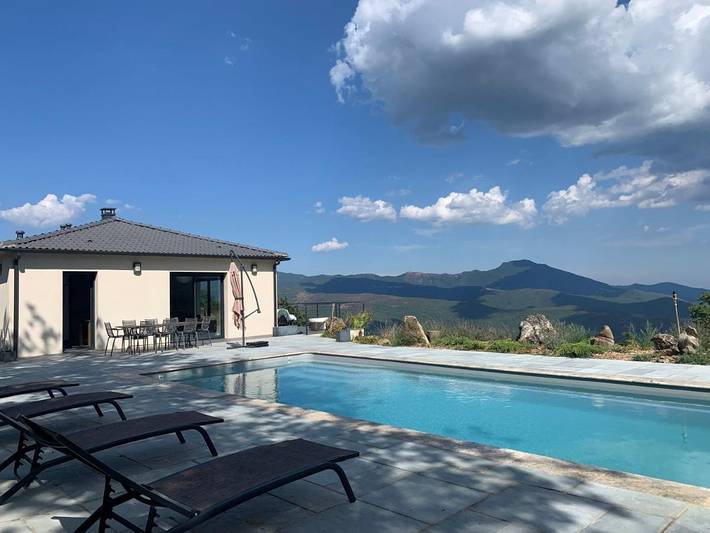 Maison de vacances pour 6 personnes, avec vue ainsi que terrasse et piscine