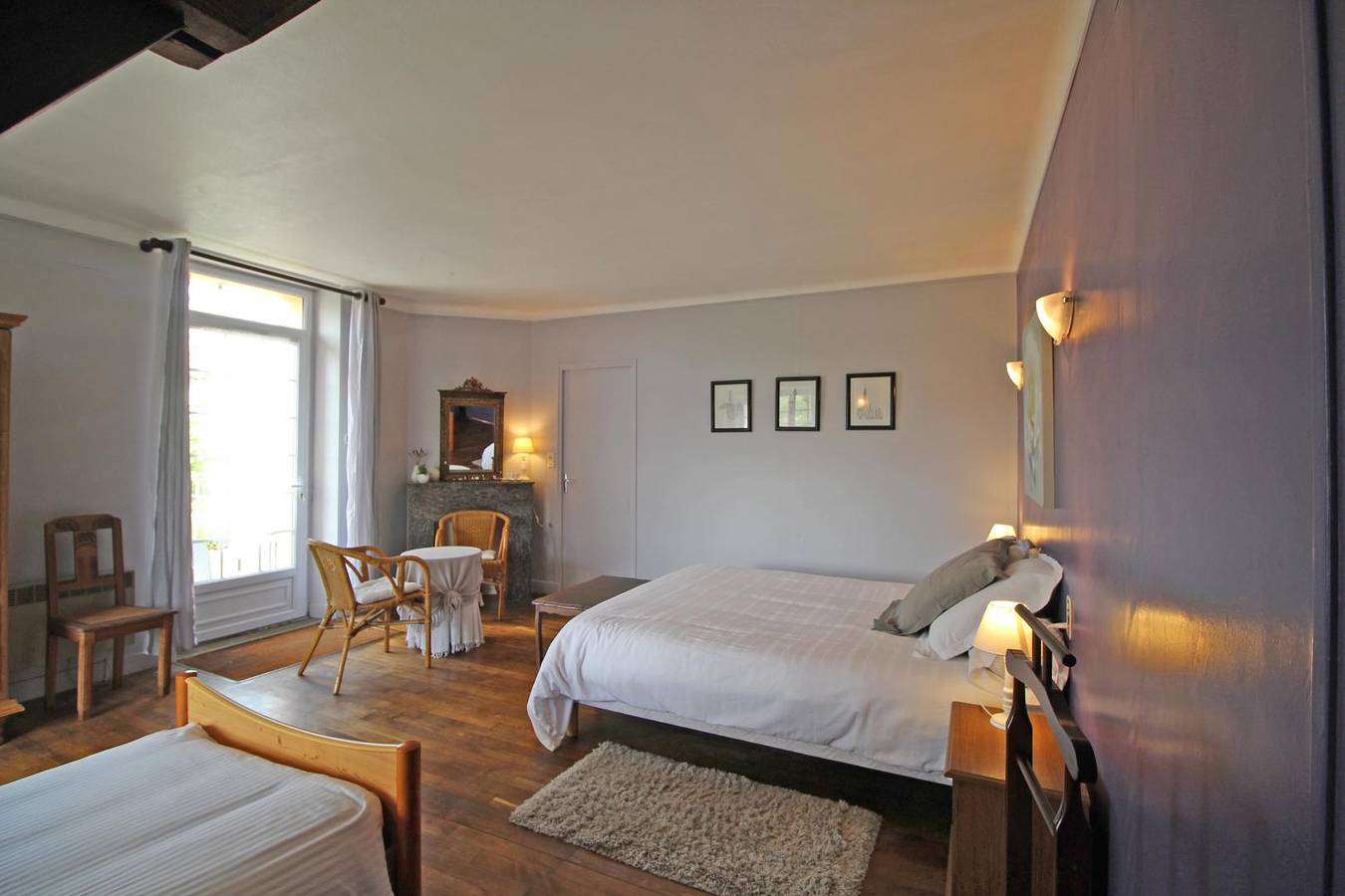 Chez Doussaud - Chambre blanche  et verte in Bessines-sur-Gartempe, Región de Bellac