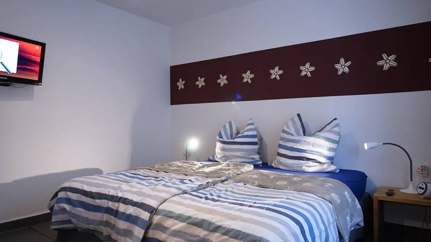 Ferienwohnung für 3 Personen, mit Terrasse und Sauna in Hohen Wieschendorf - 2