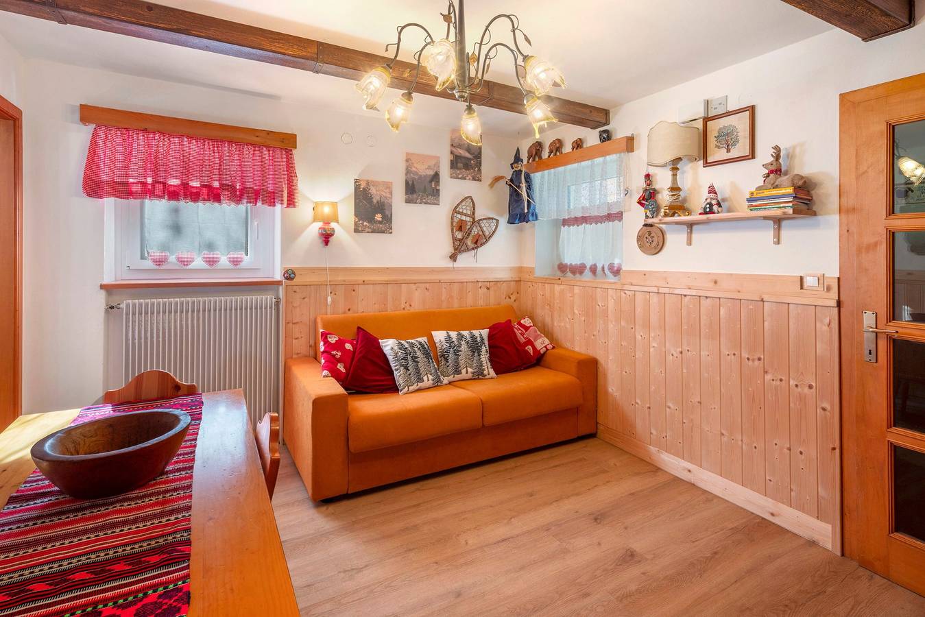 Holiday Home 'Ciasa La Cate' with Mountain View, Private Terrace and Wi-Fi in Bellamonte, Dolomiti Superski