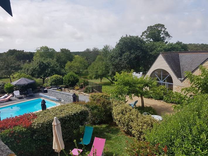 Chambre d’hôte pour 2 personnes, avec Terrasse ainsi que Jardin et Piscine dans le Morbihan