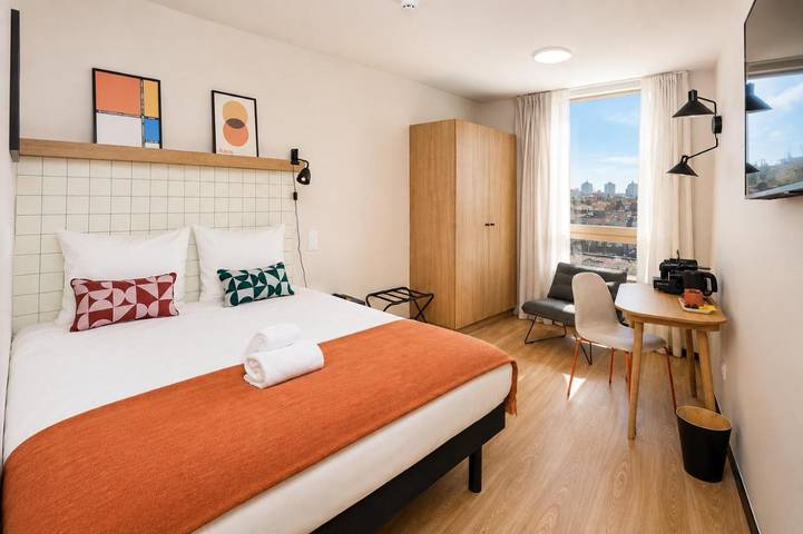 Hôtel pour 2 personnes, avec Terrasse et Jardin à Vélizy-Villacoublay