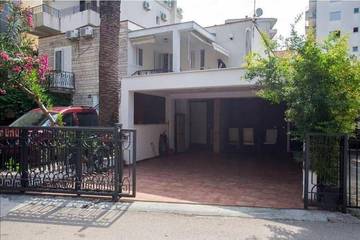 Ferienhaus für 2 Personen, mit Garten in Budva