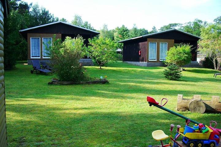 Ferienhaus für 4 Personen, mit Balkon und Garten in Neuglobsow
