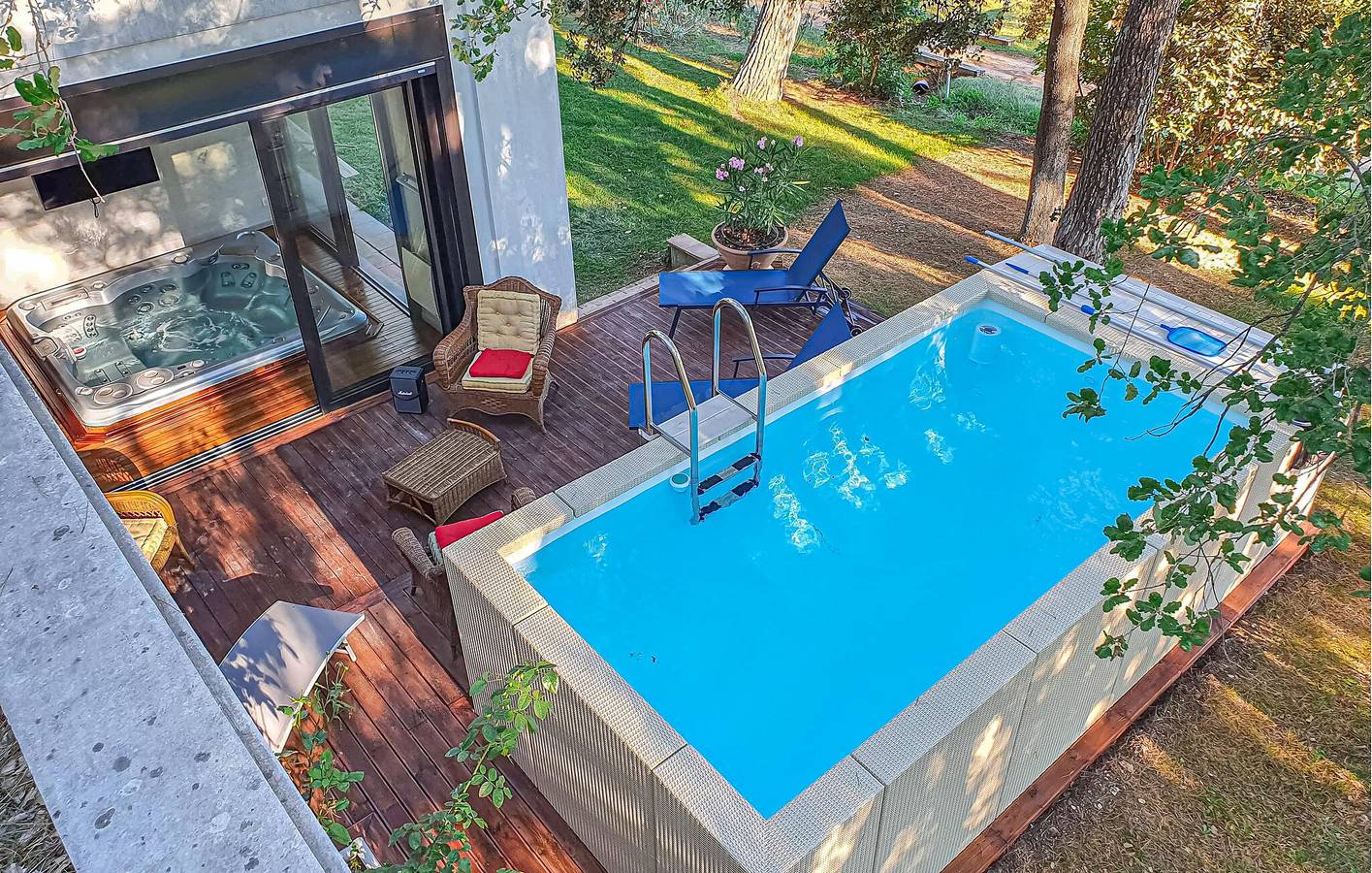 Lujoso Apartamento con Piscina y Terraza, Cerca del Hotel Mercure - Brignoles in Flassans-sur-Issole, Región Brignoles