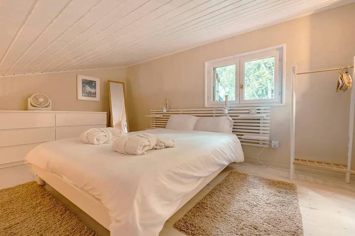 Gîte pour 2 personnes, avec jacuzzi ainsi que terrasse et jardin dans Plage Du Redon - 3