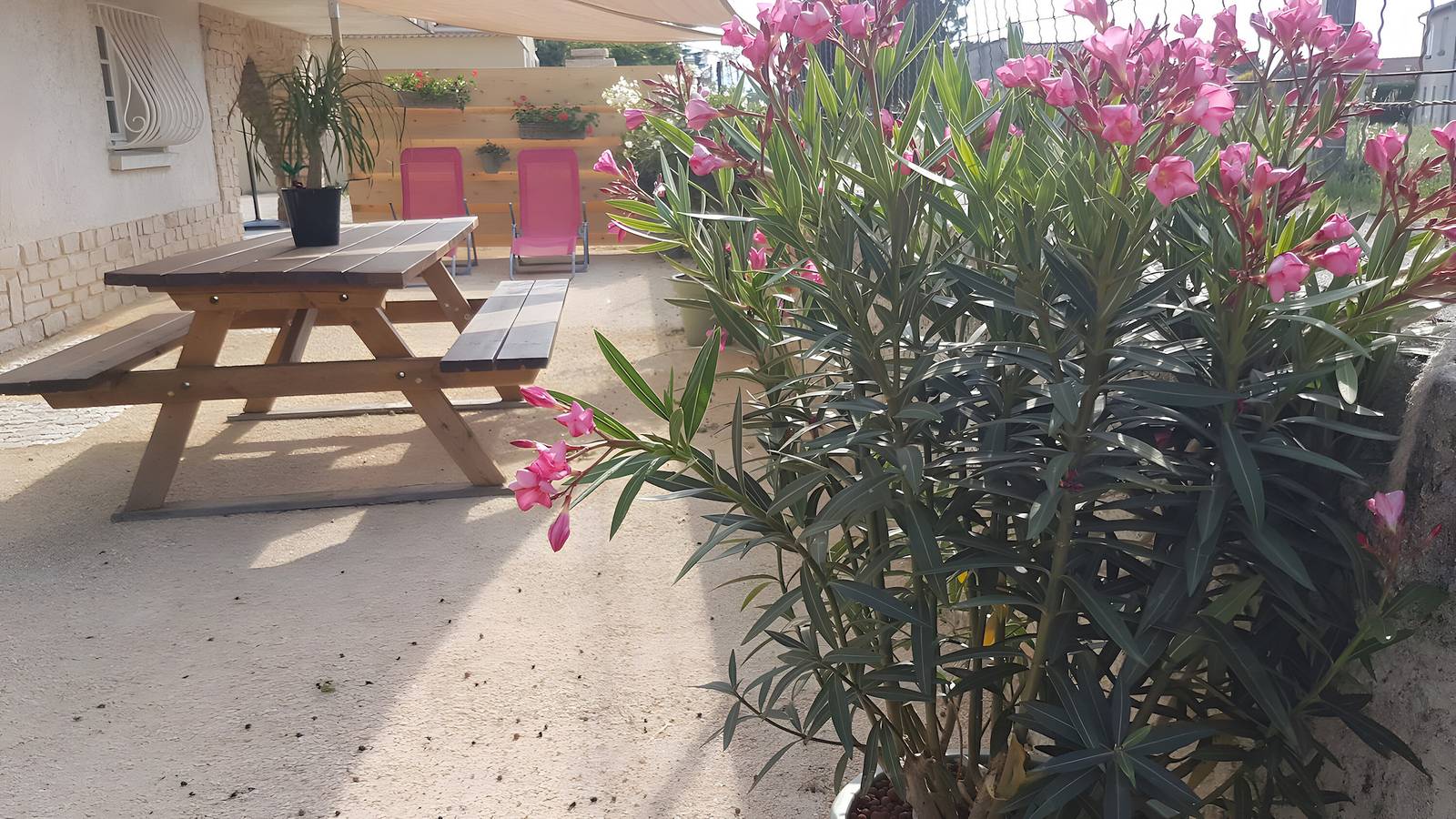 Entire apartment, Apartment 'La Nicoline' with Wi-Fi and Air Conditioning in Pierrelatte, Nyons region