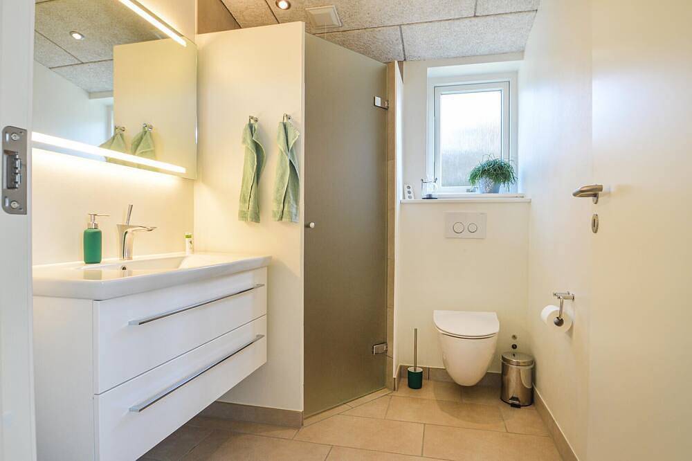 Lovely home in Løgstrup with house sea view in Hjarbæk, Limfjord in Westjütland