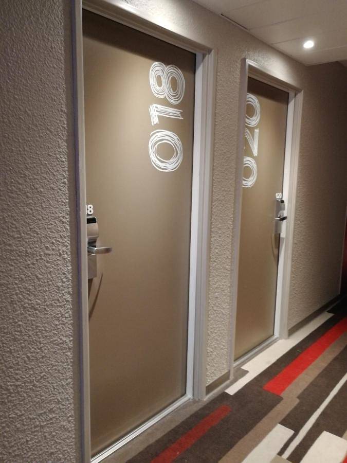 Hôtel pour 2 personnes, avec piscine ainsi que jardin et terrasse, animaux acceptés à Sophia Antipolis - 4