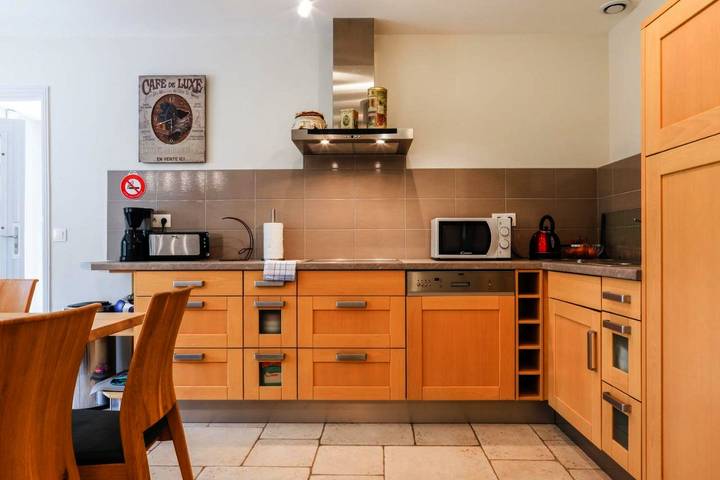 Location de vacances pour 13 personnes, avec Jacuzzi et Terrasse ainsi que Jardin et Piscine à Continvoir - 4