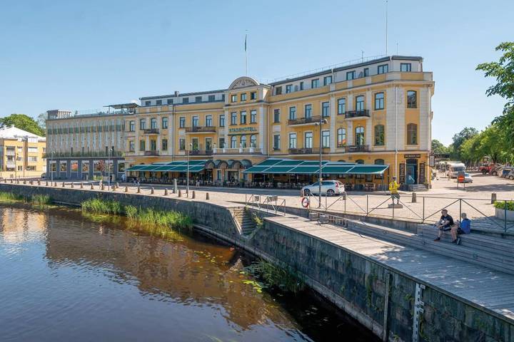Hotel für 3 Personen, mit Terrasse und Pool sowie Sauna