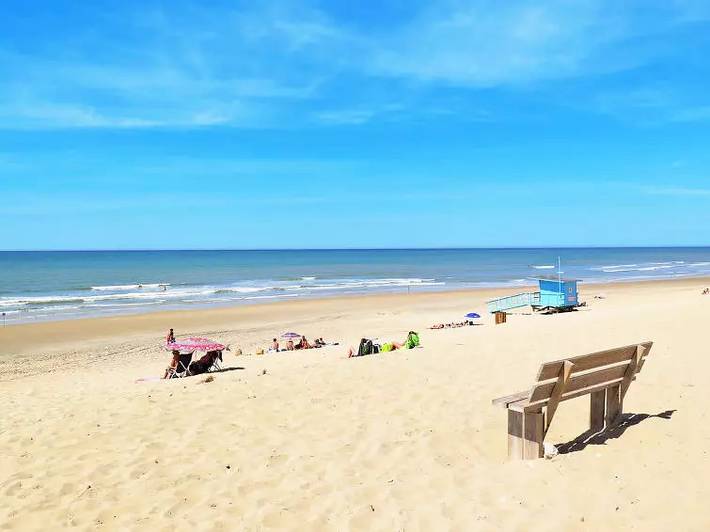 Location de vacances pour 8 personnes, avec terrasse et piscine à Vensac - 2