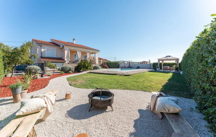 Ferienhaus für 7 Personen, mit Terrasse in Sukosan - 2