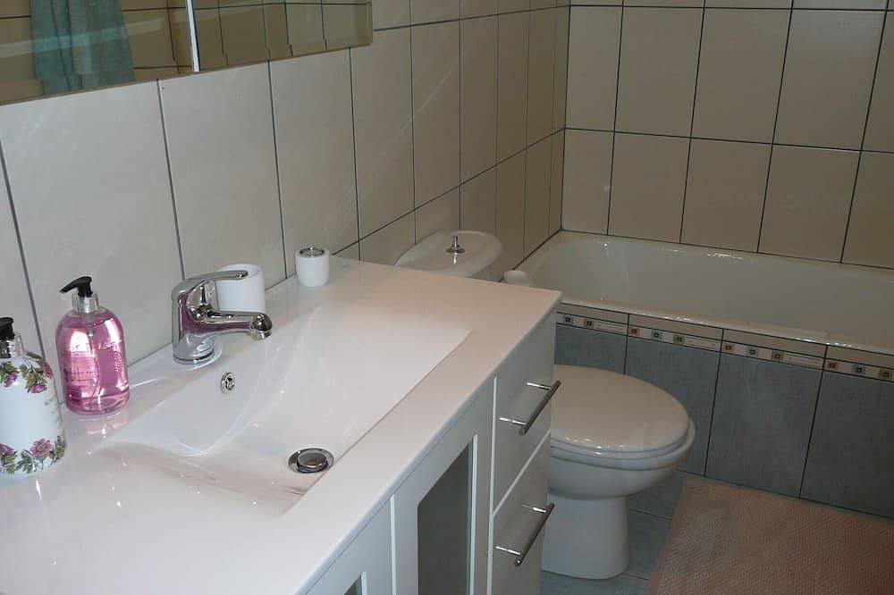 Geheel appartement, Alonissos, Old Village (Hora) prachtig appartement met een prachtig helder uitzicht op zee in Alonnisos Stad, Alonissos