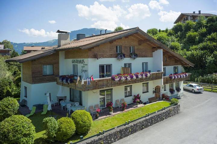 Chambre d’hôte pour 3 personnes, avec vue et jardin, animaux acceptés à St. Johann in Tirol