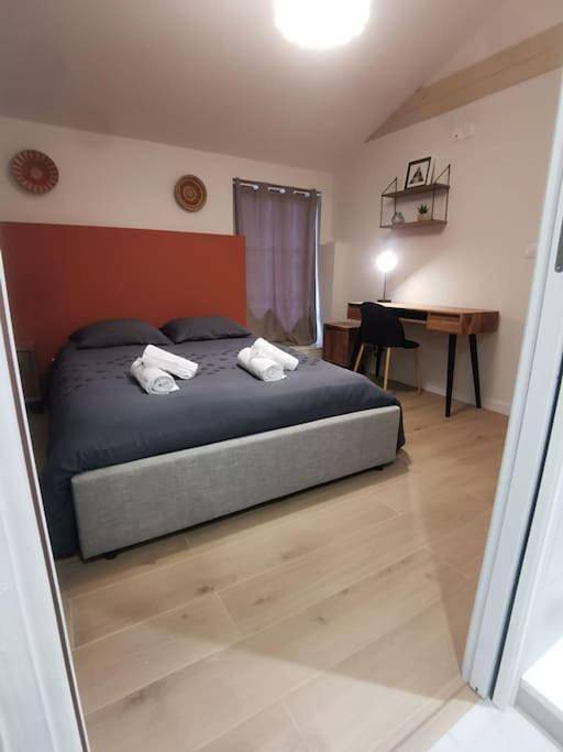 Appartement entier, Three-Bedroom Apartment in Bourg-en-Bresse, Région de Bourg-en-Bresse