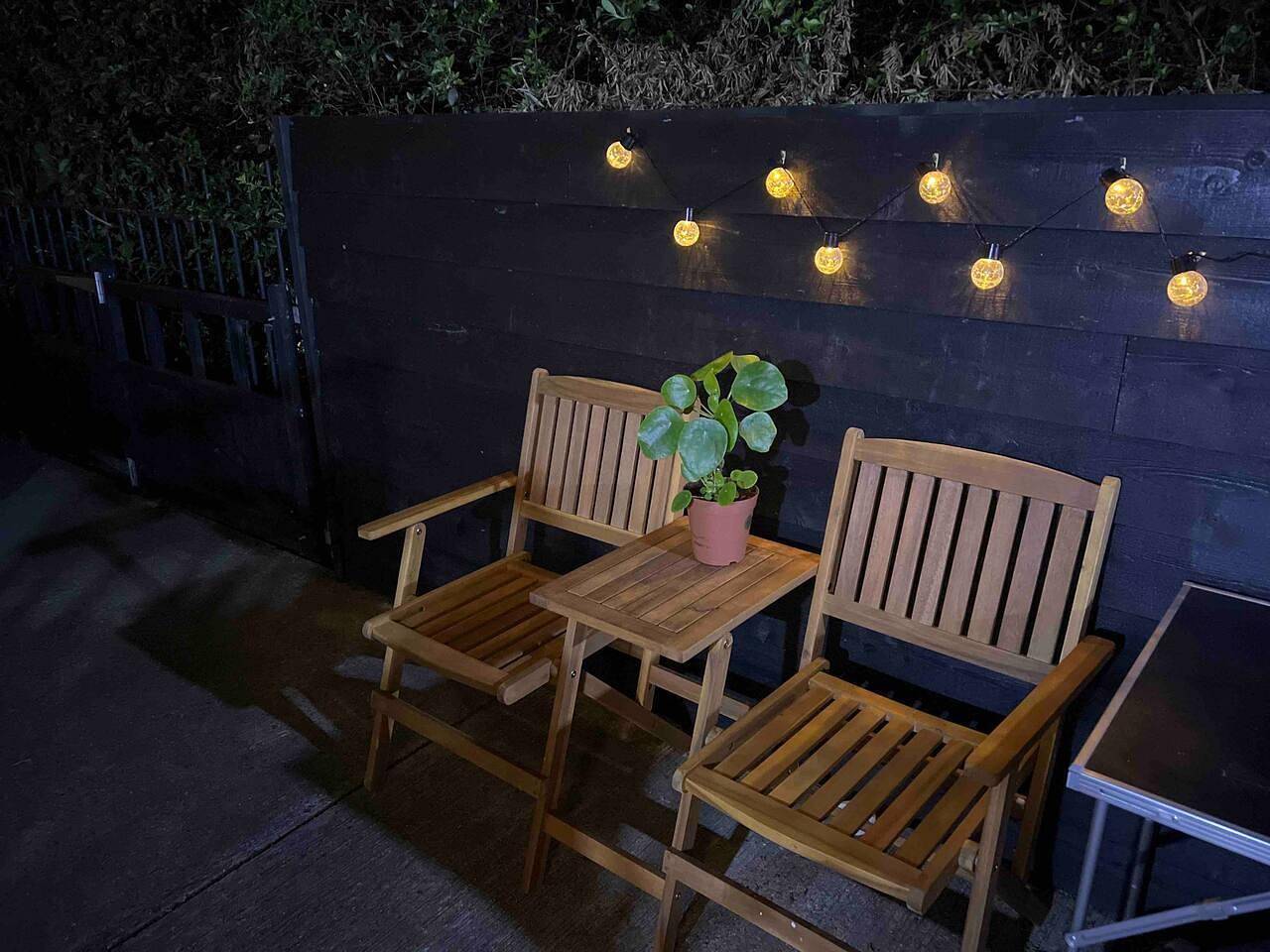 Entire holiday apartment, 2 Bedroom Flat - Sleeps 4 - near Shoreditch in Tower Hamlets, London