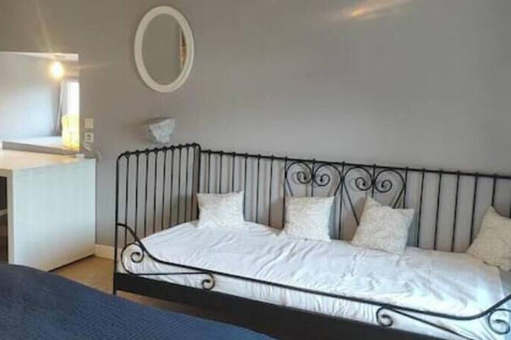 Location de vacances pour 9 personnes, avec Terrasse et Jardin à Félines - 4