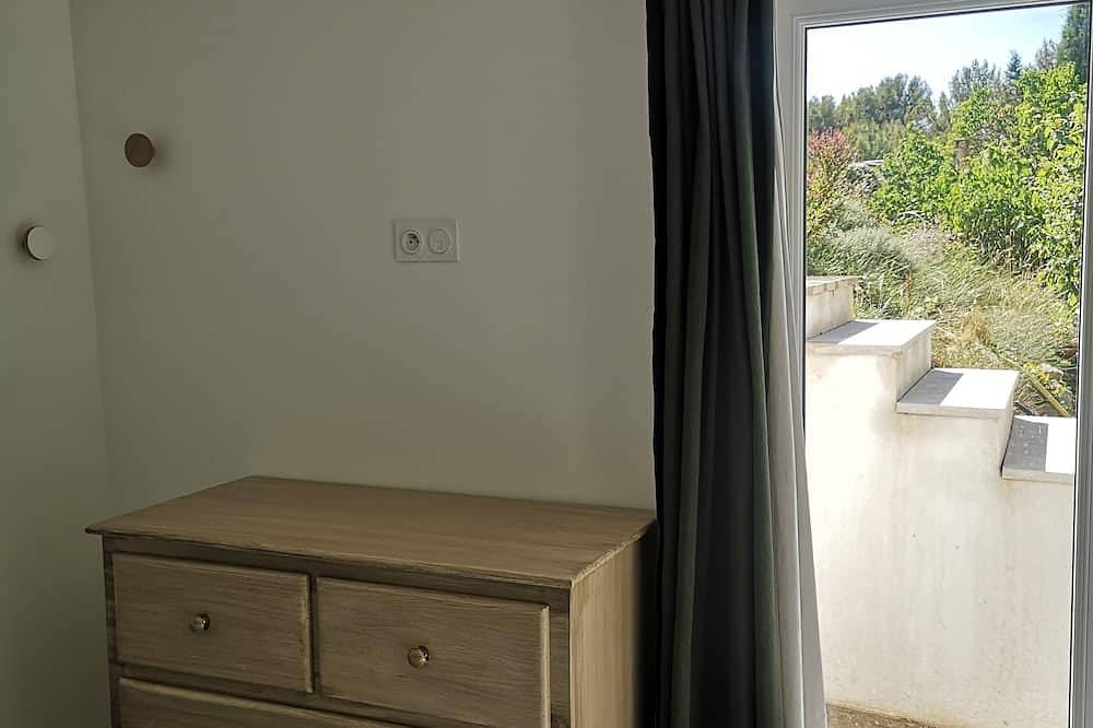 Entire apartment, Quiet room/Studio, 25min from Cassis or Aix en Provence in Roquevaire, Marseille region