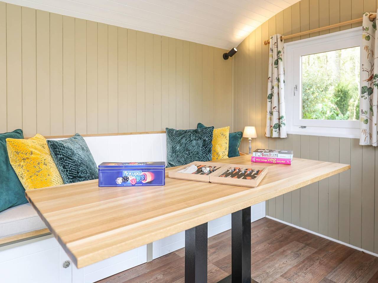 Sybs Farm Shepherds Hut in Lurgashall, South Downs