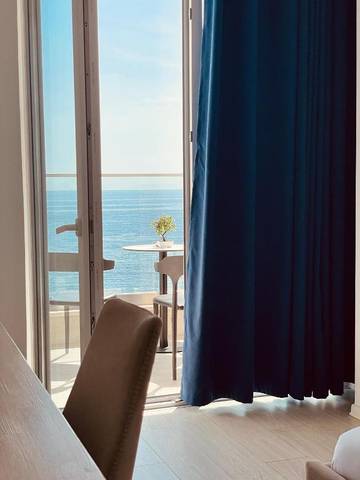 Chambre d’hôte pour 2 personnes, avec vue et terrasse à Himarë