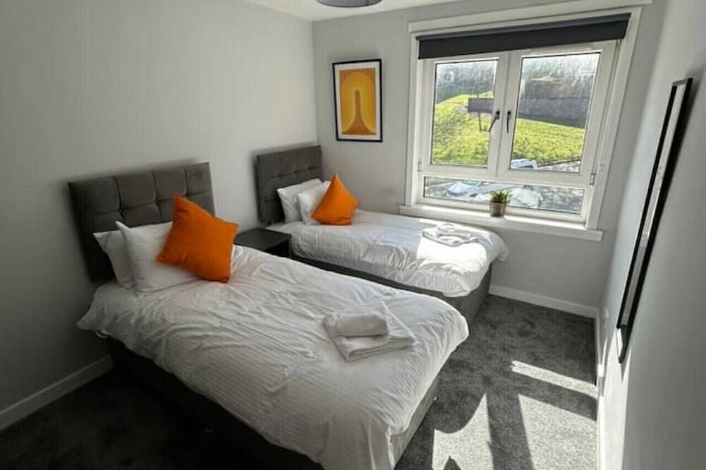 Ganze Wohnung, 3-Bed Apartment Central Greenock in Inverclyde