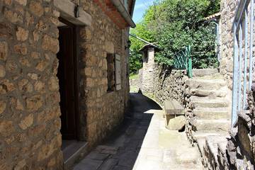 Agriturismo pour 14 personnes, avec jardin à Rocles