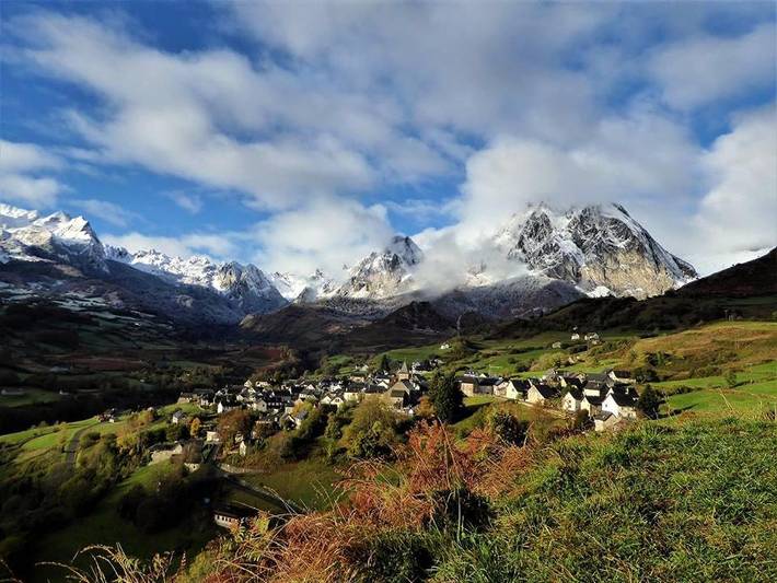 Location de vacances pour 10 personnes, avec Balcon et Terrasse ainsi que Jardin et Vue à Lescun