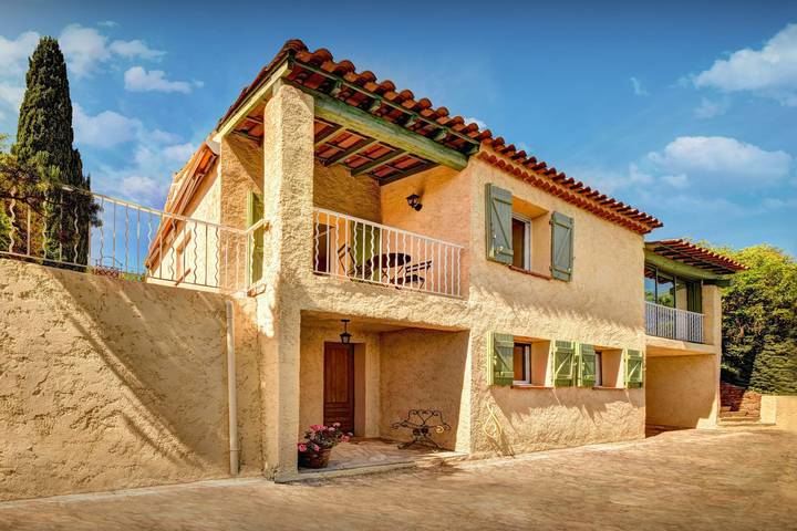 Enjoy village life, great views and a sunny private pool - Ovo Network in Cotignac, Región Brignoles