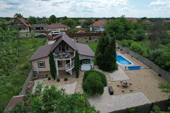 Ferienwohnung für 11 Personen, mit Pool und Whirlpool sowie Garten und Sauna - 1