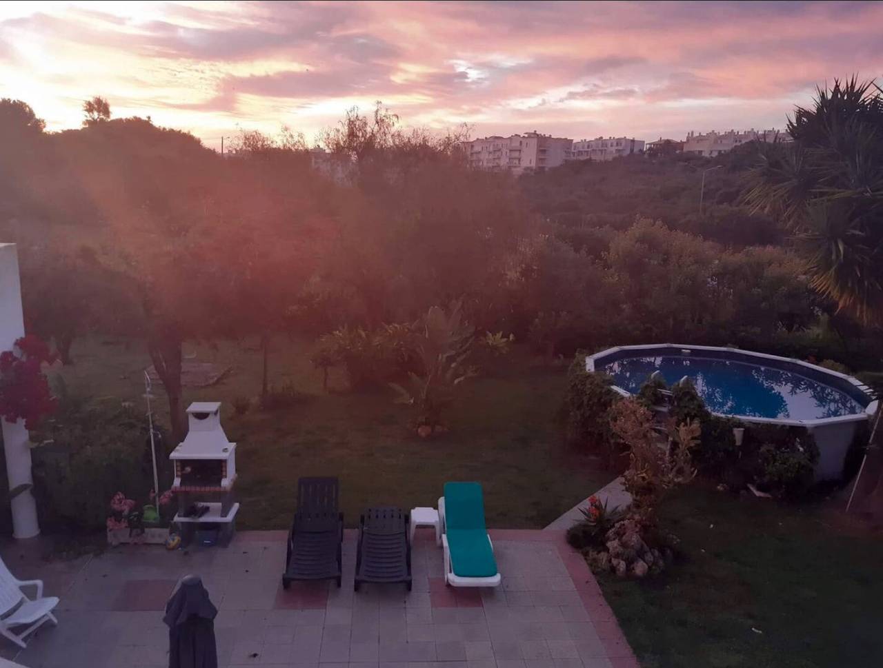 Ganzes Studio, Studio-Apartment 'Economy für Zwei in Lagos' mit Gemeinschaftspool, Wlan und Klimaanlage in São Sebastião, Lagos