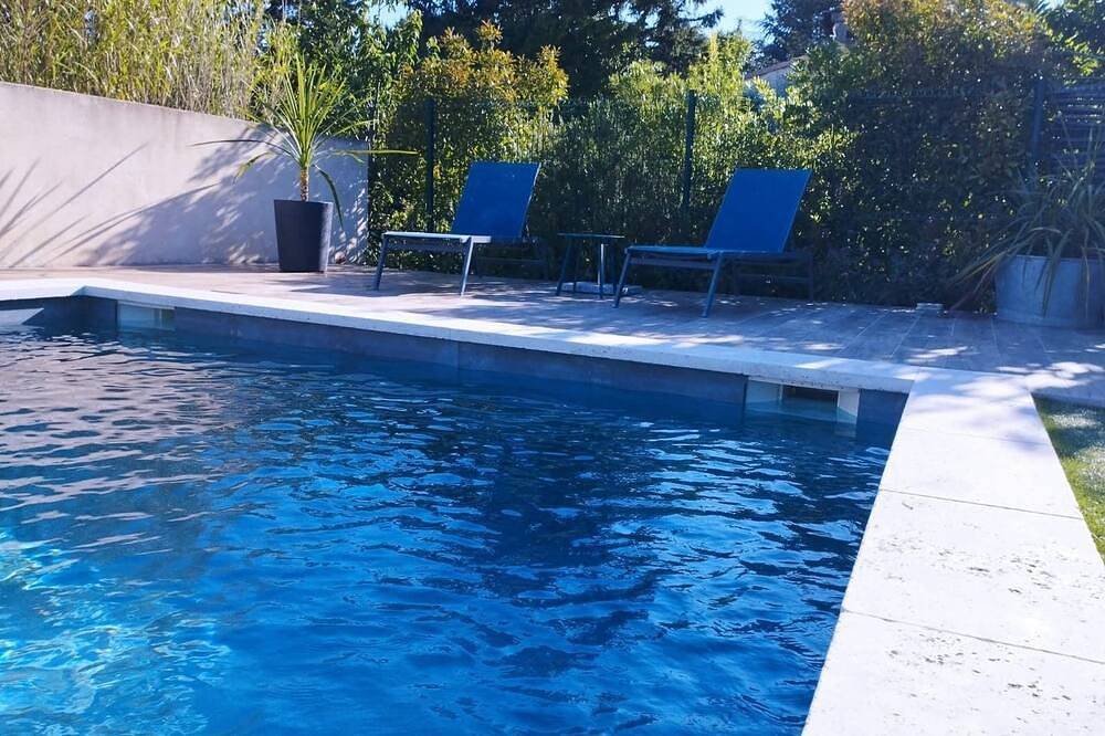 Maison 140 m² familiale 7couchages +bébé, avec piscine à Tavel - 10min d'Avignon in Tavel, Région de Nîmes