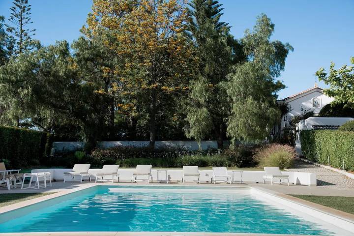 Casa de campo "Liberal Wing Villa" com vista para a montanha, piscina partilhada e acesso Wi-Fi in Portimão, Distrito de Faro