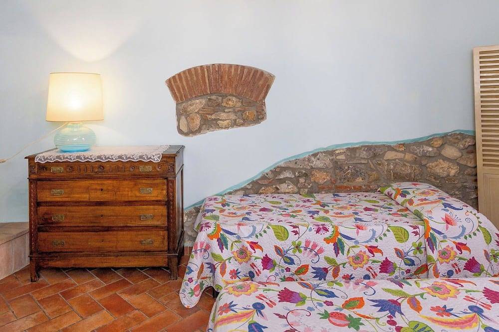 Apartamento entero, Precioso apartamento para 5 personas con Wifi, A/C, piscina, patio y mascotas permitida in Campiglia Marittima, Costa Etrusca