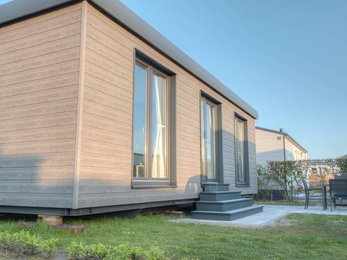 Chalet für 4 Personen, mit Whirlpool und Terrasse sowie Garten und Pool in Renesse