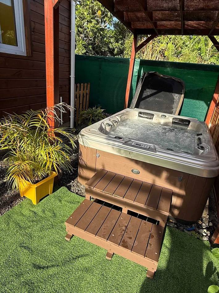 Location de vacances pour 2 personnes, avec terrasse à Petit-Canal - 2
