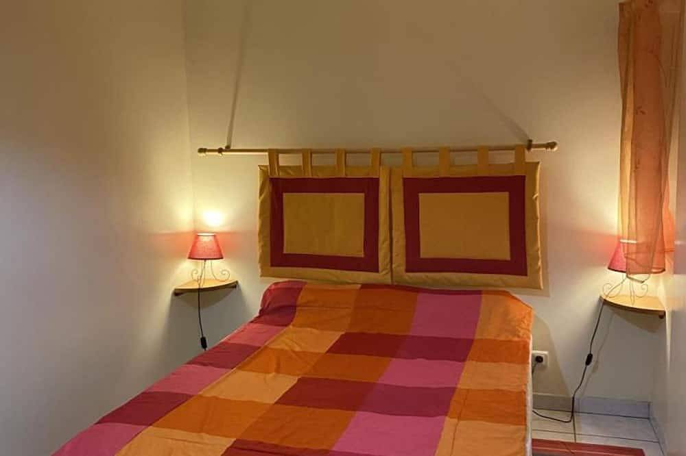 Renoviertes Haus mit privater Terrasse und Haustiere erlaubt in Neuvy, Allier