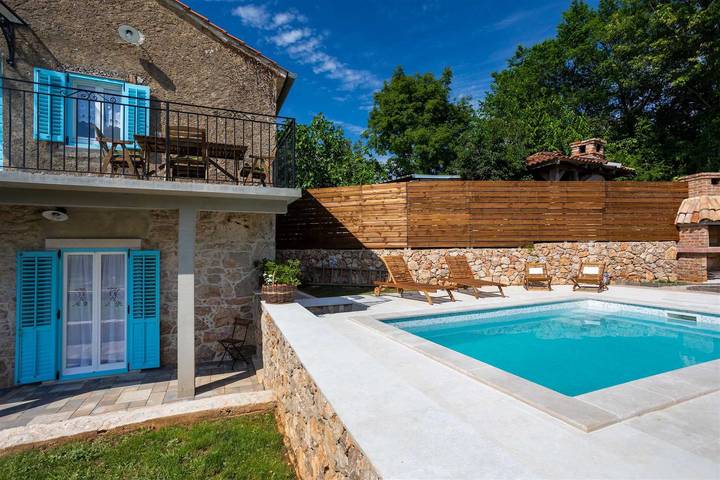 Ferienhaus für 6 Personen, mit Balkon und Meerblick sowie Balkon/Terrasse und Terrasse auf Krk - 2