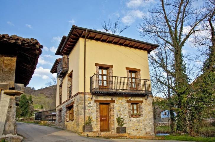 Casa rural para 9 personas, con jardín y terraza en Parque Nacional de Los Picos de Europa - 2